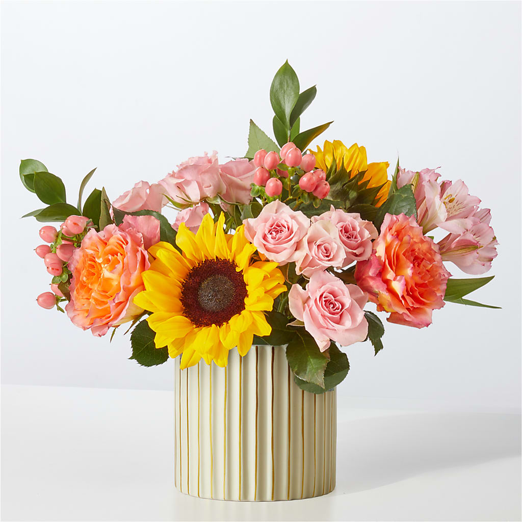 Sun's Out Bouquet – Ecuadorian Central Flower, Minneapolis MN