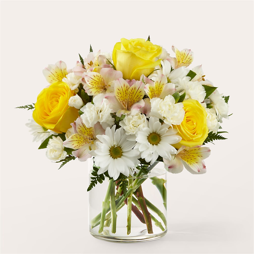 Gleeful Bouquet – Ecuadorian Central Flower, Minneapolis MN