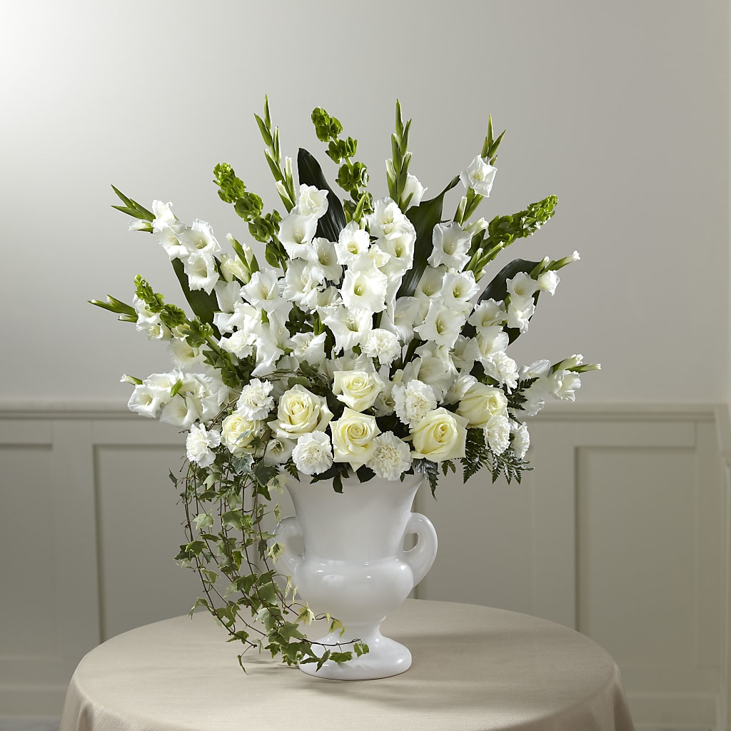 Fond Reflections Arrangement – Ecuadorian Central Flower, Minneapolis MN