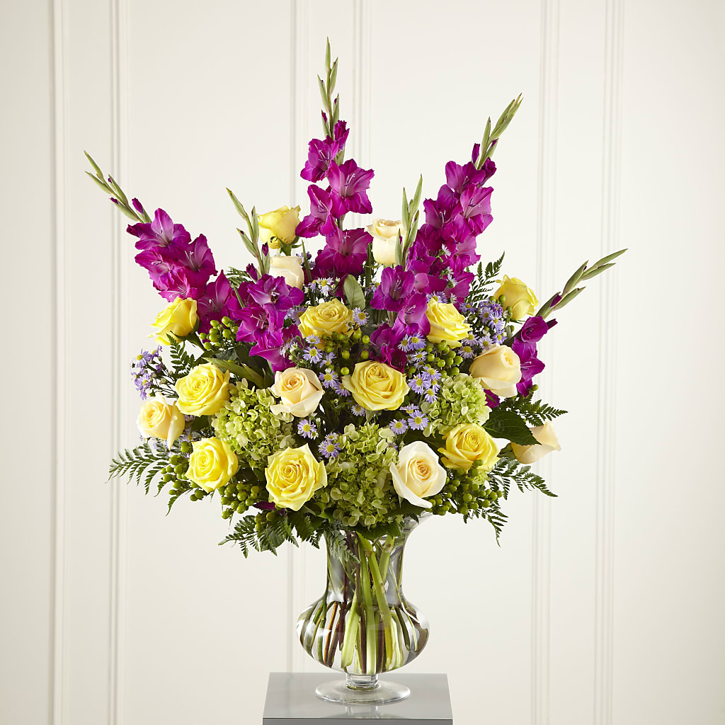 Loveliness Arrangement – Ecuadorian Central Flower, Minneapolis MN