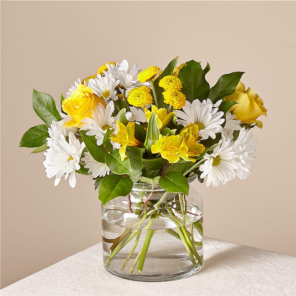 Sunny Sentiments Bouquet – Ecuadorian Central Flower, Minneapolis MN