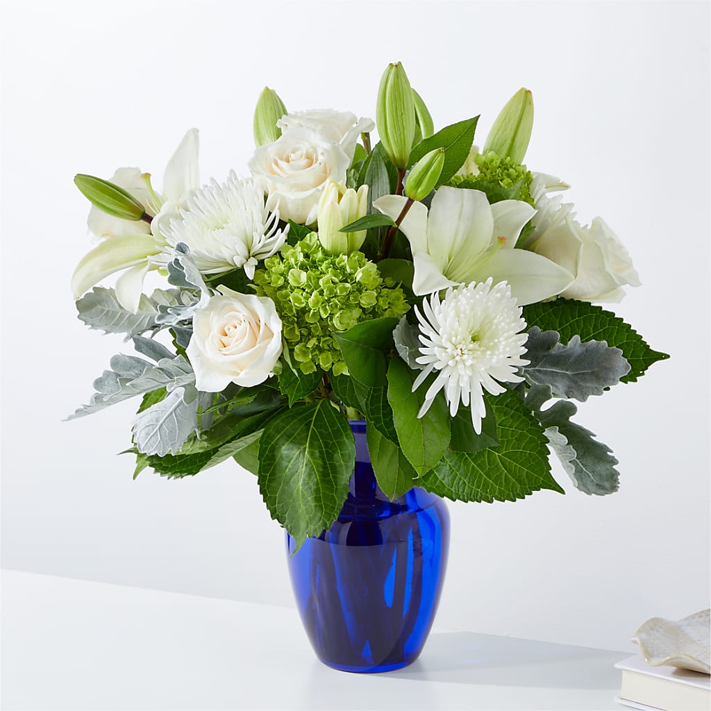 Snowy Dreams Bouquet – Ecuadorian Central Flower, Minneapolis MN