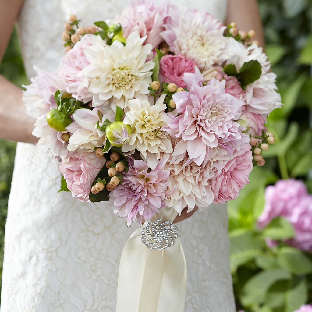 Heart's Promise Bouquet – Ecuadorian Central Flower, Minneapolis MN
