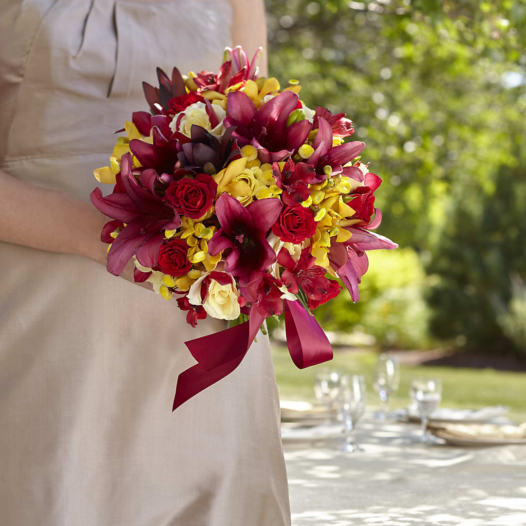 Sunningdale Bouquet – Ecuadorian Central Flower, Minneapolis MN