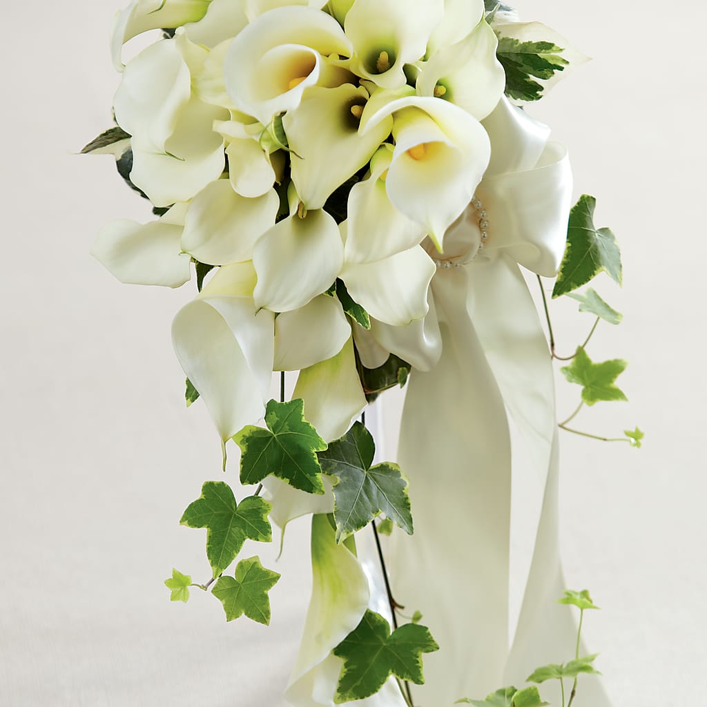 White Chapel Bouquet – Ecuadorian Central Flower, Minneapolis MN