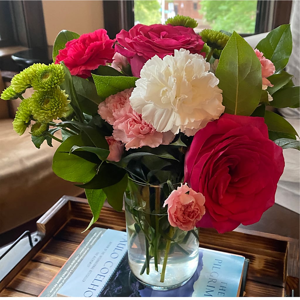 Sweet & Pretty Bouquet –  Ecuadorian Central Flower, Minneapolis MN