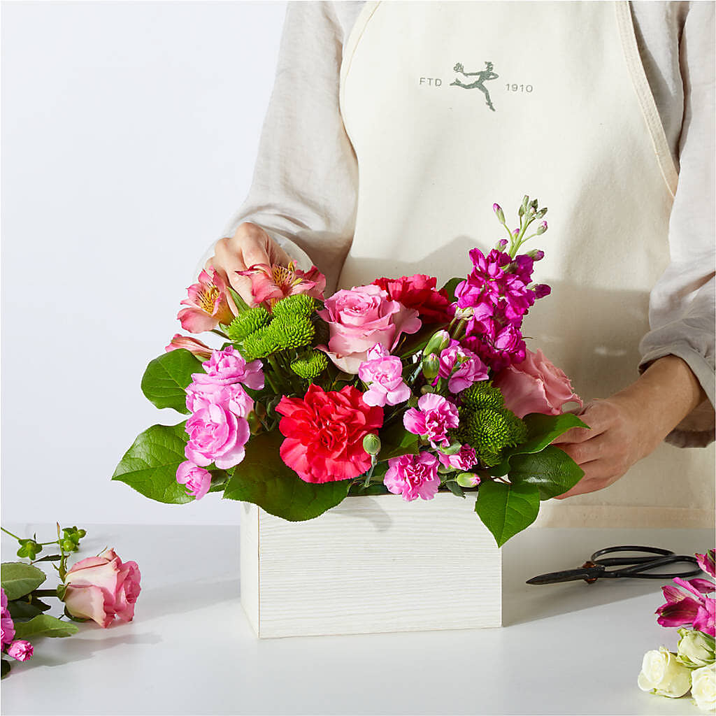 Sweetberry Box – A Florist Original –  Ecuadorian Central Flower, Minneapolis MN