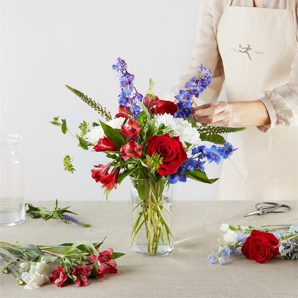 Star Spangled - A Florist Original –  Ecuadorian Central Flower, Minneapolis MN