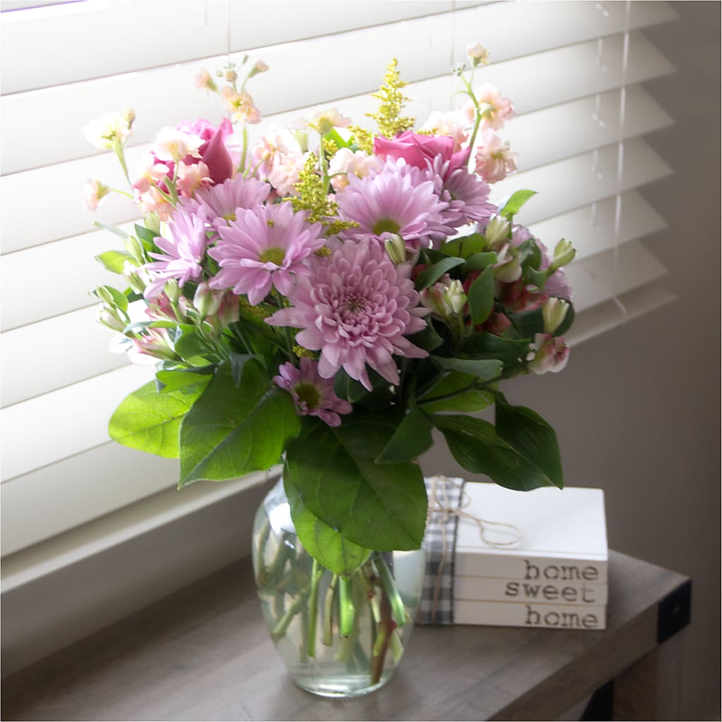 Pastel Tradition - A Florist Original –  Ecuadorian Central Flower, Minneapolis MN