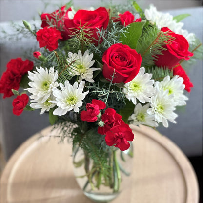 Seasonal Magic Bouquet –  Ecuadorian Central Flower, Minneapolis MN
