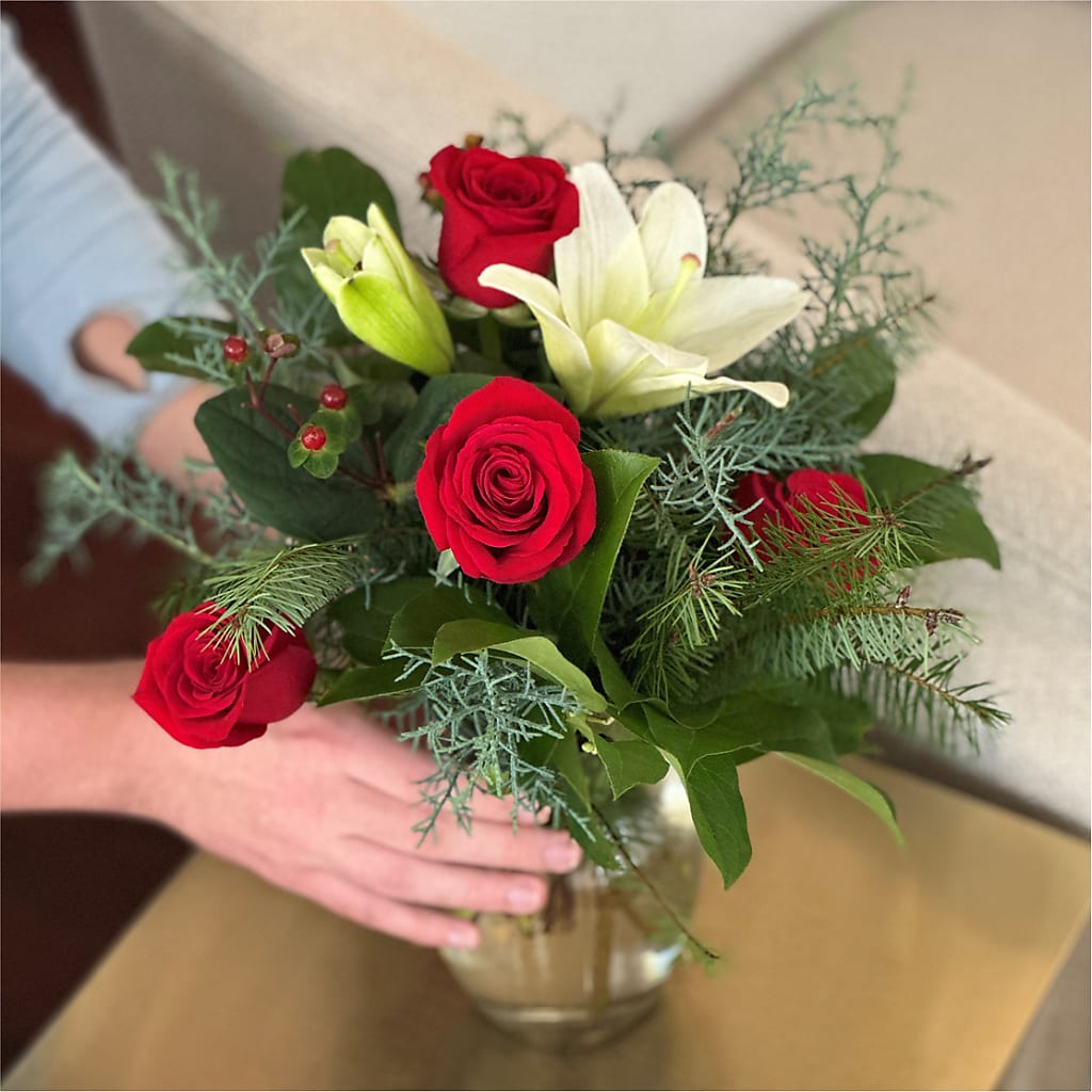 Glittering Lights Bouquet –  Ecuadorian Central Flower, Minneapolis MN