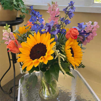 Rays of Life Bouquet –  Ecuadorian Central Flower, Minneapolis MN