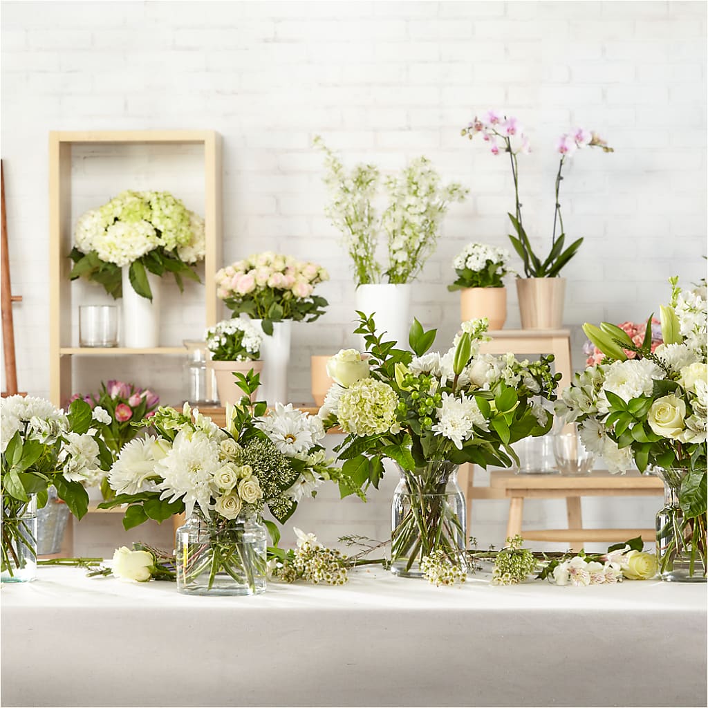 Classic Ivory – A Florist Original –  Ecuadorian Central Flower, Minneapolis MN