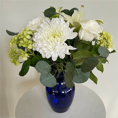 Snowy Dreams Bouquet –  Ecuadorian Central Flower, Minneapolis MN