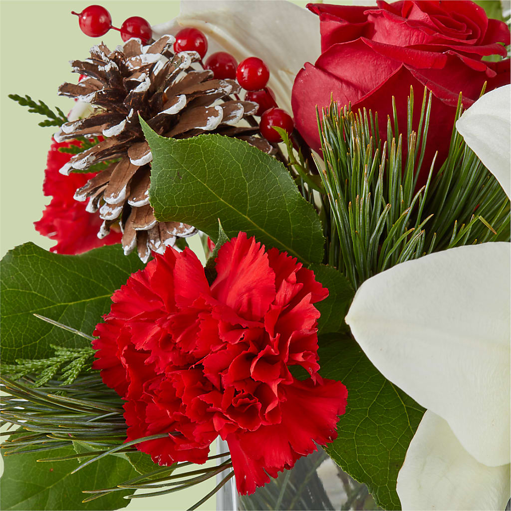 Glistening Icicles Bouquet –  Ecuadorian Central Flower, Minneapolis MN