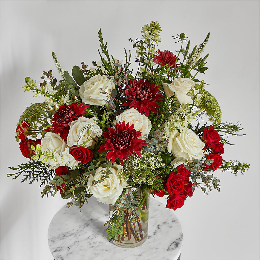 Favorite Traditions Bouquet –  Ecuadorian Central Flower, Minneapolis MN