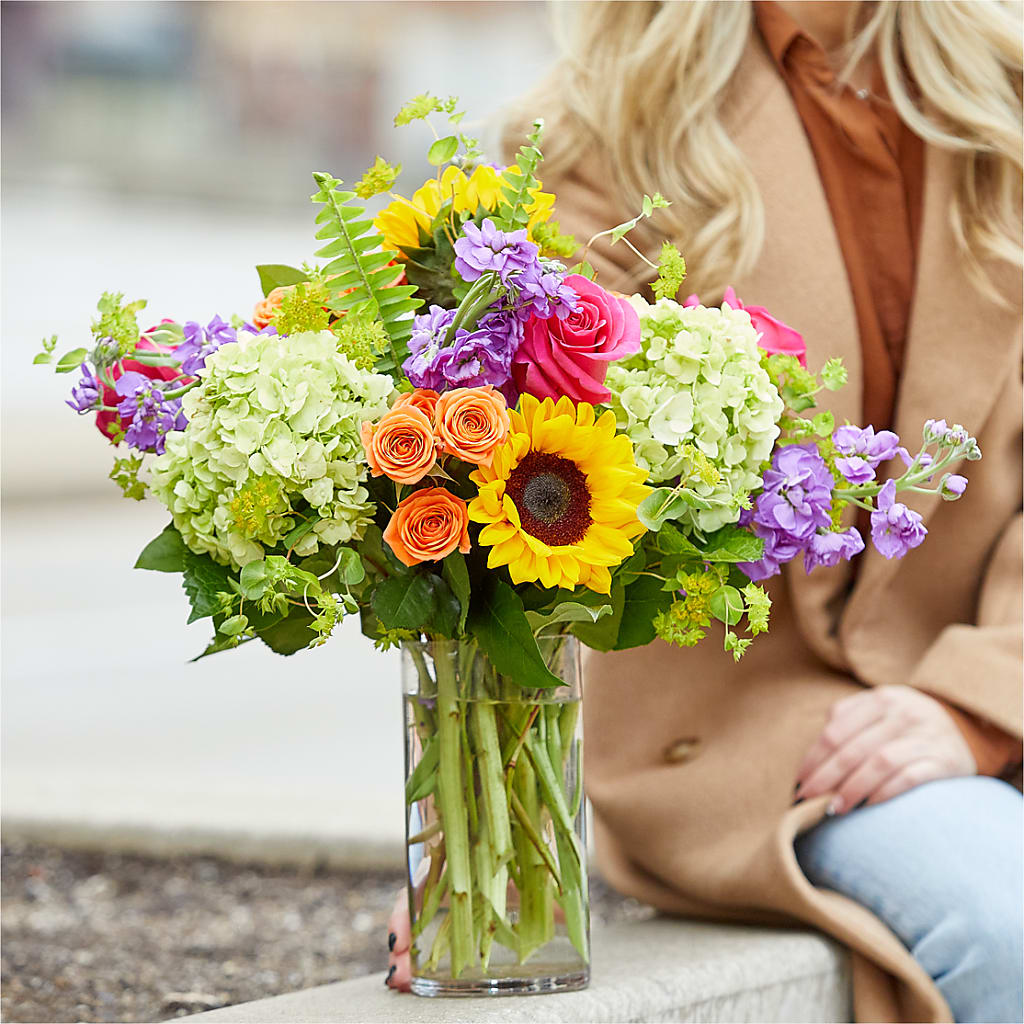 Vibrant Greetings Bouquet –  Ecuadorian Central Flower, Minneapolis MN