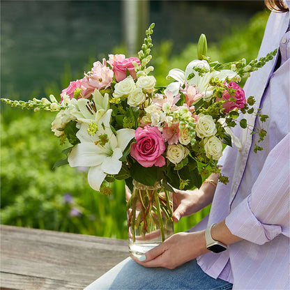 Fondly Bouquet –  Ecuadorian Central Flower, Minneapolis MN