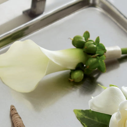 White Calla Boutonniere –  Ecuadorian Central Flower, Minneapolis MN